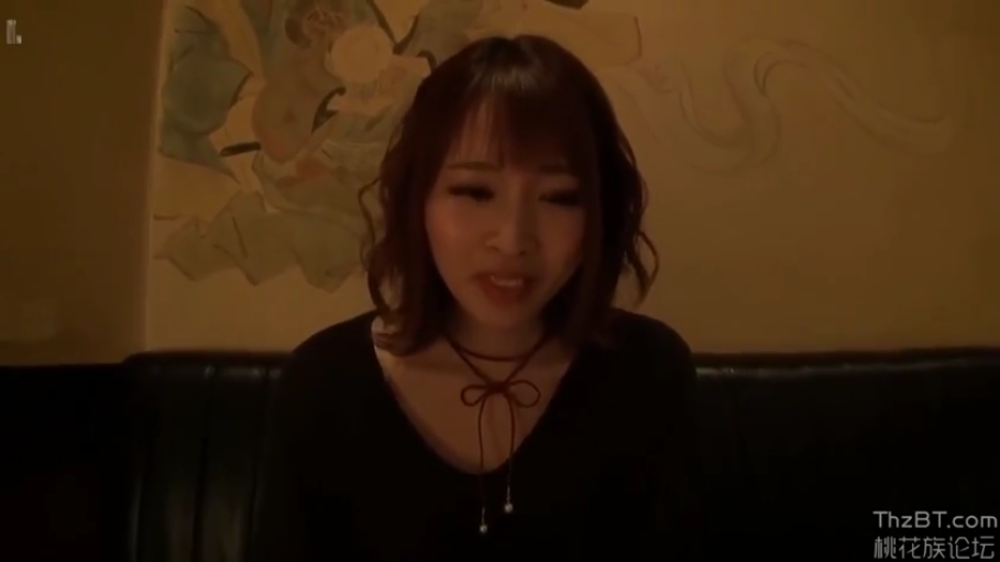 迷离 · 中景 · 沙发 · 客厅 · 仰卧 · 女仆装 · 多人 · 揉奶
