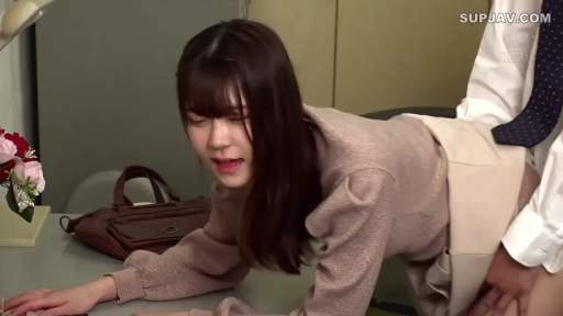 性交 · 办公室 · 迷离 · 后入式 · 办公桌 · 针织衫 · 职场