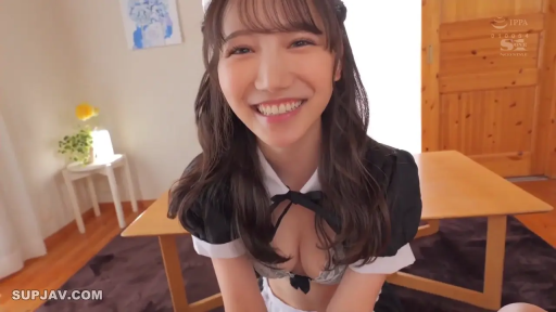 面部 · 俯身 · 角色扮演 · 微笑 · 客厅 · 桌子 · 女仆装 · 注视镜头