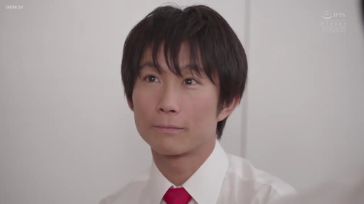 室内 · 坐姿 · 脸部特写 · 红领带 · 呆滞 · 注视 · 男优