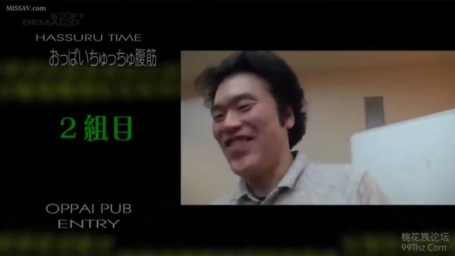 室内 · 站立 · 面部特写 · 灰色背心