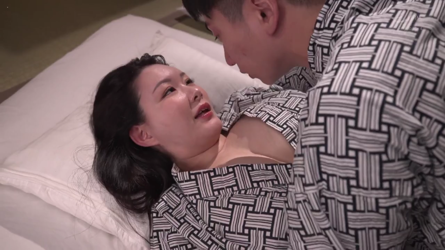 脸部特写 · 和室 · 仰卧 · 浴衣