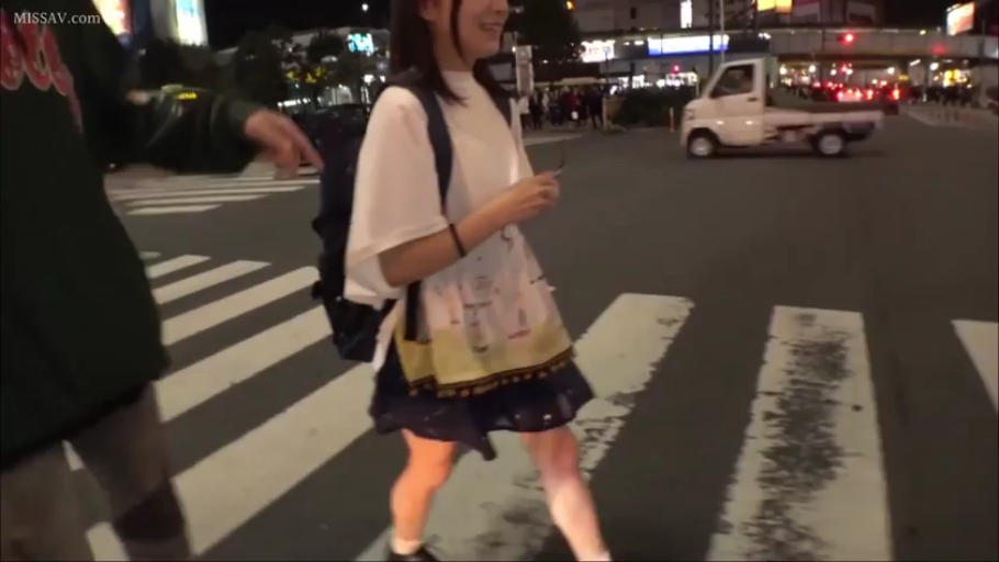 坐姿 · 揉乳 · 全裸 · 卧室 · 迷离 · 床 · 多人