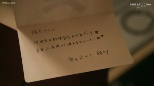 坐姿 · 专注 · 办公室 · 电脑 · 职业装 · 办公 · 职场场景