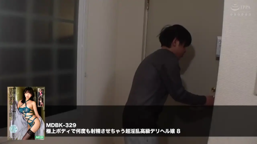 站立 · ドアロック · 遠景 · 便装 · 玄关 · 准备出门 · 封面叠加