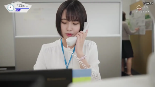 座り姿勢 · 办公室 · 自然 · ビジネススーツ · OL · 近景 · 通話 · 电话