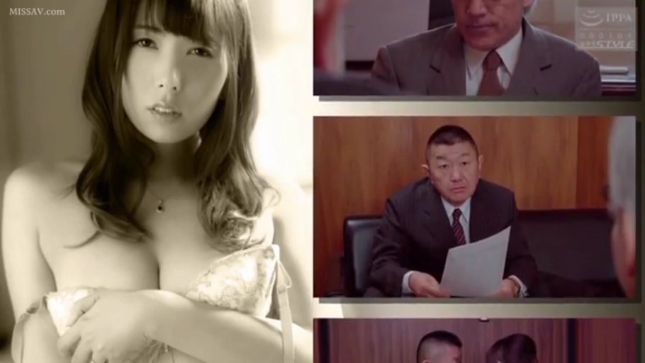 办公室 · 半身 · 内衣 · 遮胸