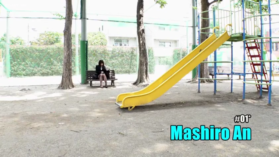 室内 · 中景 · 陶醉 · 床 · 跪姿 · 舔阴 · 内衣