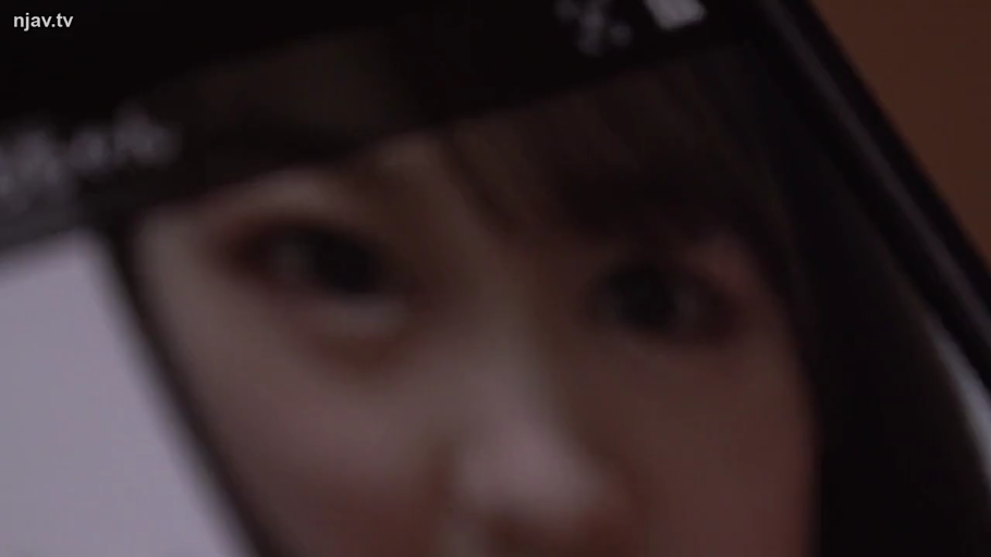 室内 · 微笑 · 特写 · 携帯電話 · 自拍 · ピンクの上着 · 正面 · 手机画面