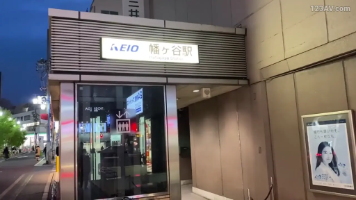 室内 · 面部 · 床铺 · 口交 · 迷离 · 白衬衫 · 多人 · 躺卧