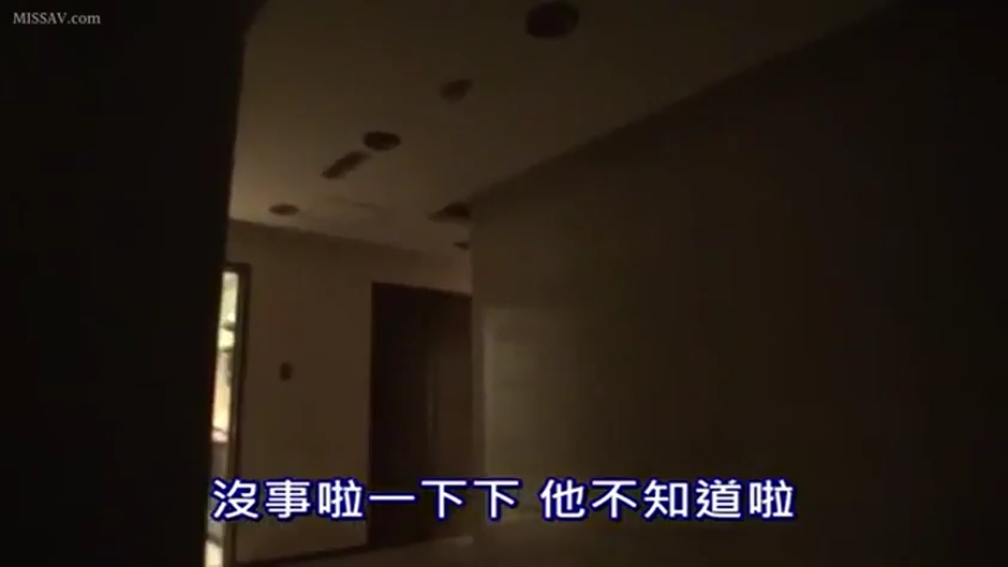 全裸 · 卧室 · 巨乳 · 陶醉 · 枕头 · 颜射 · 精液 · 躺姿
