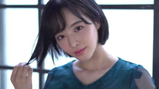 面部特写 · 诱惑 · 短发 · 窗边 · 撩发 · 侧头 · 深绿色透视上衣