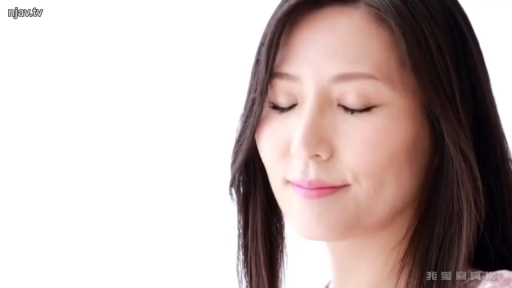 顔部のクローズアップ · ピンクの上着 · 白色背景