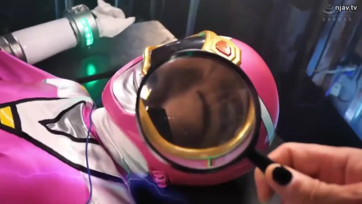 目を閉じて · 仰臥 · 头部特写 · 研究所 · チェック · 放大镜 · 战队皮衣 · 战队女英雄