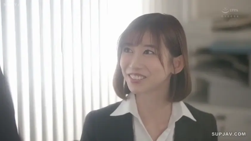 面部 · 办公室 · 站立 · 微笑 · 職業裝 · 交流 · OL