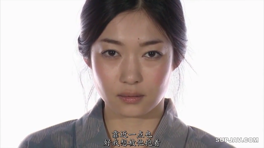 室内 · 自慰 · 灰色背心 · 阴部特写 · 开腿 · 潮吹 · 自慰器