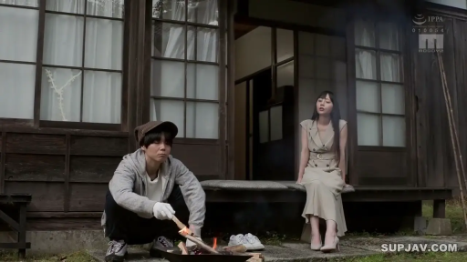 座り姿勢 · 平静 · ワンピース · 日式庭院 · 烧火 · 火盆