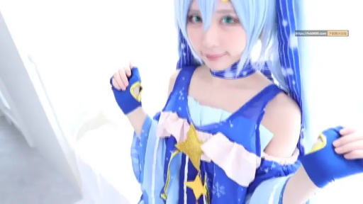 甜美 · 站立 · 半身 · 影棚 · Cosplay服装 · 假发 · 摆姿势 · 二次元风格