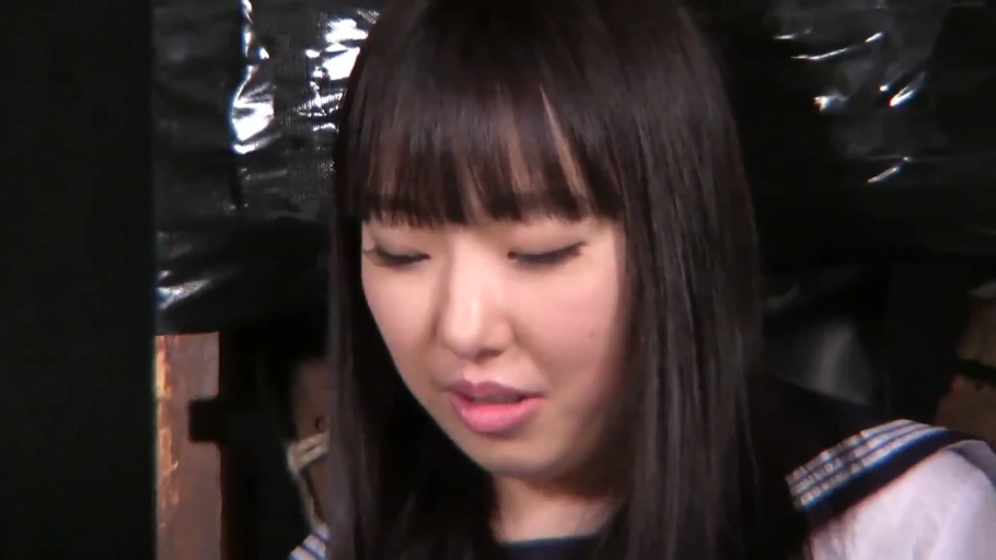 Indoor · Lower your head · Grievance · Close-up of the face · Gaze · Sailor suit · 黑长直