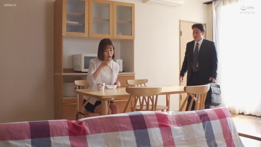 坐姿 · 全景 · 自然 · 职业装 · 餐厅 · 用餐