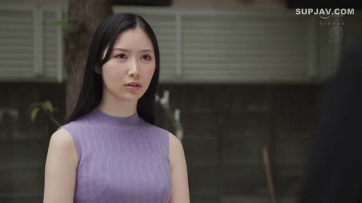 面部 · Melancholy · Stand · Outdoor · 垂首 · 长直发 · 紫色无袖衫