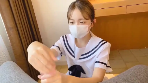 室内 · 座り姿勢 · 一人称視点 · 自然 · 水手服 · 手淫 · 口罩 · 手部特写