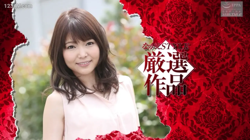 面部 · 站姿 · 摆拍 · 微笑 · 粉色背心 · 户外 · 写真 · 图形遮挡