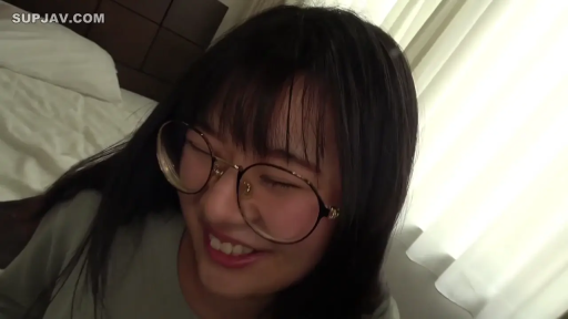 脸部特写 · 卧室 · 休闲装