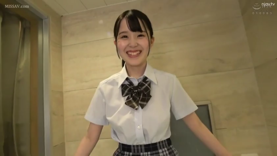 交谈 · 站立 · 自然 · 多人 · 储物柜 · 上半身特写 · JK校服 · 学校更衣室