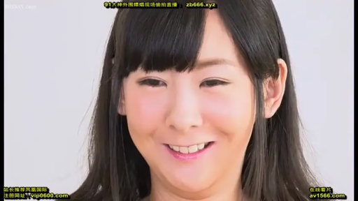 室内 · 脸部特写 · 休闲装 · 凝视 · 高清 · 正面 · 灿烂笑容