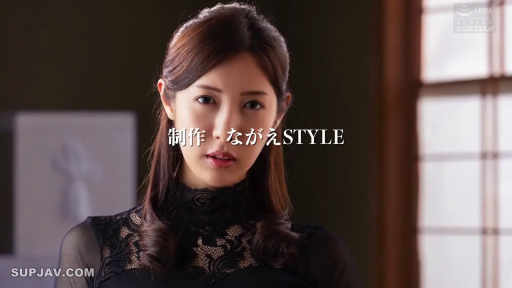 室内 · 真剣 · 凝視 · 头部特写 · 正面 · 黑色蕾丝裙 · 日本女优