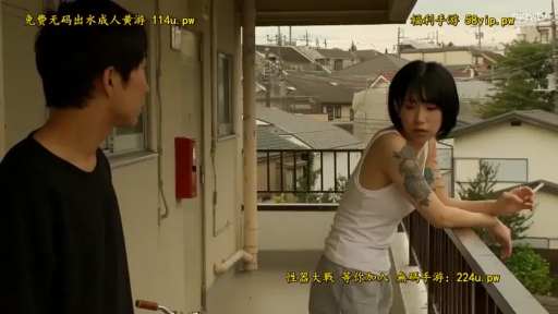 站立 · 平静 · 短裤 · 走廊 · タトゥー · 抽烟 · 香烟