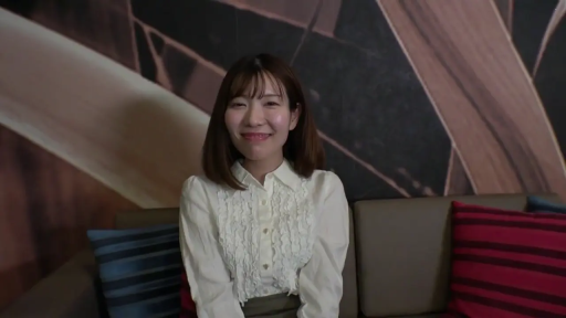 白衬衫 · 沙发 · 客厅 · 打码 · 多人抚摸 · 痛苦 · 私处 · M字腿
