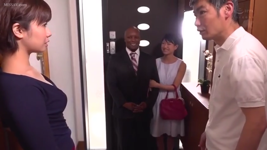 中景 · ワンピース · 玄关 · 挽手站立