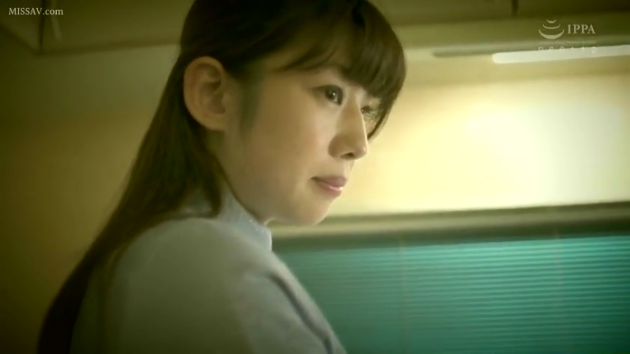 室内 · 专注 · 口交 · 跪姿 · 嘴部 · 特写 · 阴茎 · 毛衣