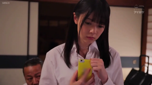 室内 · 忧郁 · 站立 · 白衬衫 · 半身 · 看手机 · 手机 · 日本AV