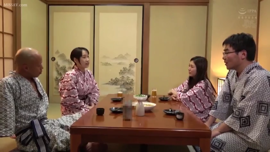 室内 · 性行为 · 枕头 · 仰卧 · 特写 · 渔网袜 · 私处