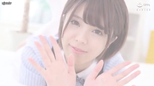 微笑 · 面部特写 · 学生制服 · 清纯 · 明亮室内 · 打招呼 · 招手