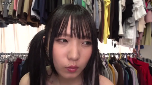 面部 · 更衣室 · 常服 · 双马尾 · 拍摄 · 正面 · 衣架 · 撅嘴