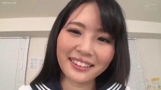 室内 · 面部 · 微笑 · 清纯 · 水手服 · 正对镜头