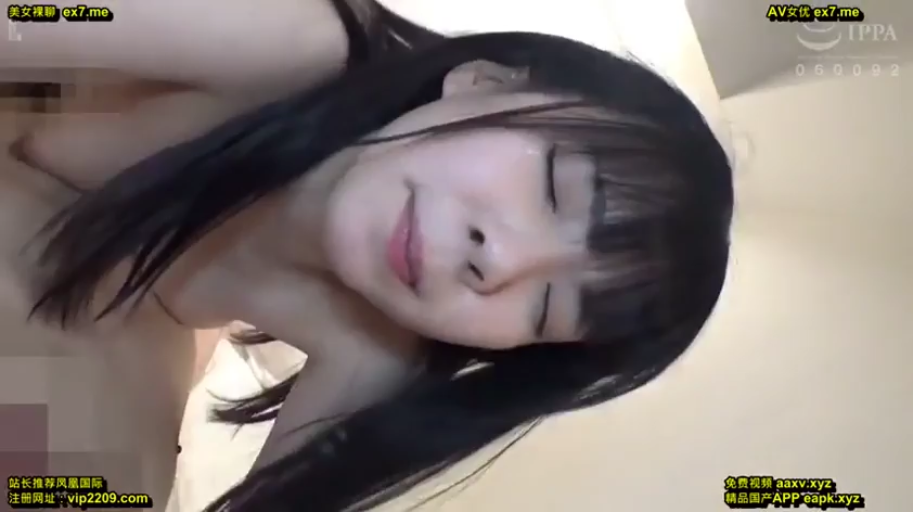 室内 · 脸部特写 · 陶醉 · 裸体 · 躺卧 · 视角拍摄 · 性爱中