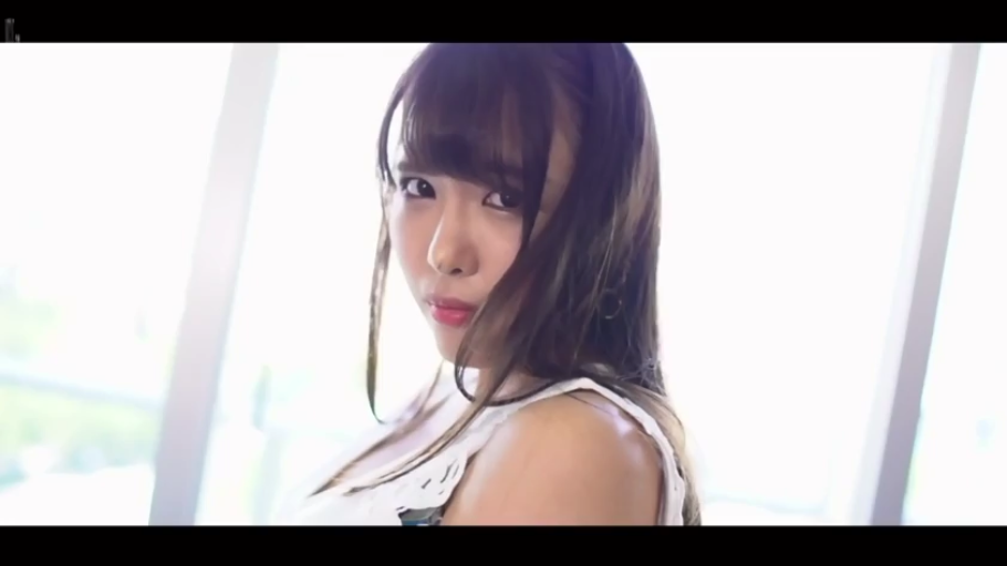 室内 · 脸部 · 回眸 · 诱惑 · 妩媚 · 白色蕾丝内衣 · 高光效果