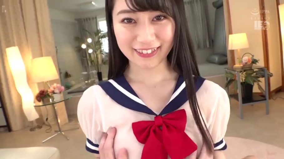 胸部 · 站立 · 微笑 · 台灯 · 客厅 · 水手服 · 制服诱惑 · 挤压乳房