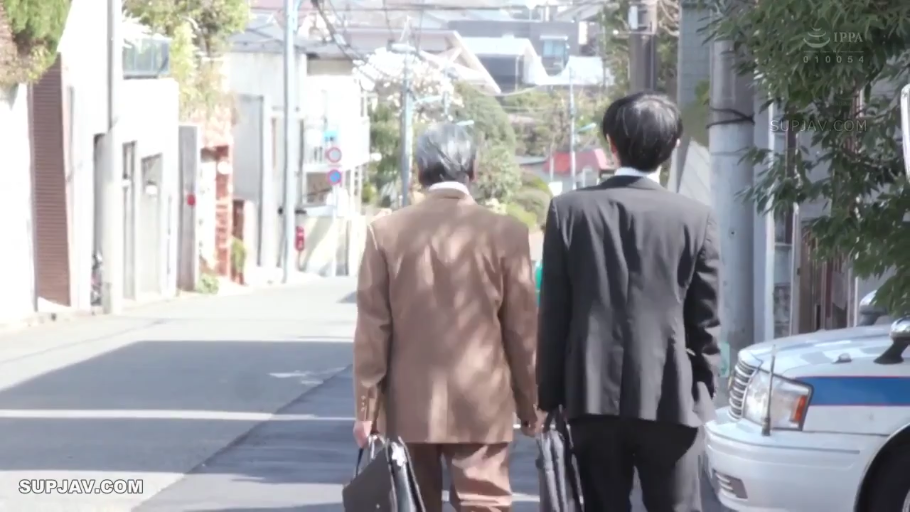 全景 · 学生制服 · 房间 · 多人 · 跨坐 · 笑容 · 按摩棒 · 多人互动