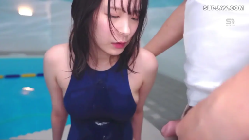 俯身 · 半身特写 · 死库水 · 游泳池