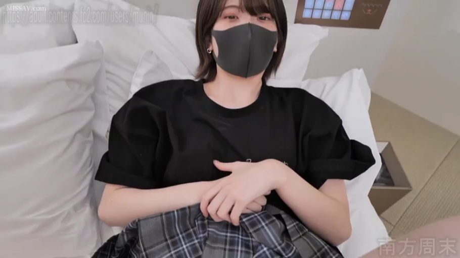 眼镜 · 专注 · 办公室 · 口交 · 跪姿 · 职业装 · 嘴部 · 职场