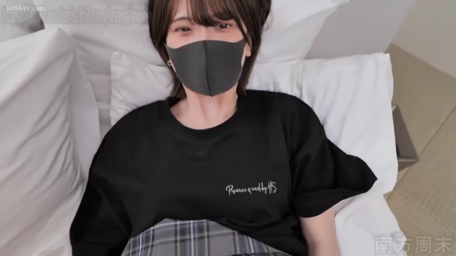 性交 · 迷离 · 后入式 · 臀部 · 生活感 · 黑色长袖与格纹网袜 · 木质楼梯