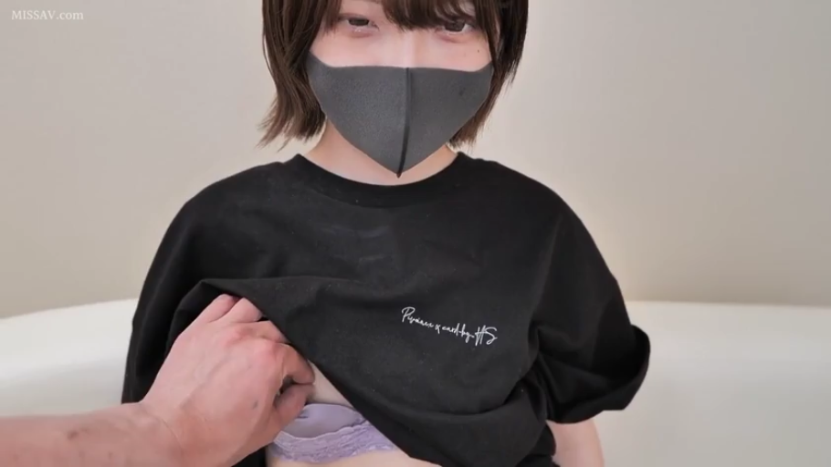 面部 · 亲密接触 · 开怀大笑 · 老少配 · 白色蕾丝内衣 · 居家室内 · 后仰坐姿