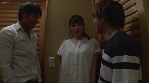 室内 · 站立 · 中景 · 平静 · 日常服饰 · 剧情铺垫 · 灯开关 · 对视沟通