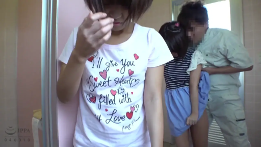 中景 · 站姿 · 洗手间 · 掀裙 · 哭泣 · 镜子 · 偷窥 · 印花T恤